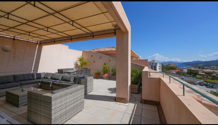 Chez Pasqua ! Appartement Spacieux Avec Terrasse 2 Chambres 6 Couchages En Rooftop LʼÎle-Rousse Buitenkant foto